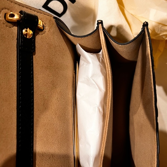 Brand New Fendi Kan U Small/Medium sized Chain Shoulder/Crossbody/Tote Bag - Picture 7 of 9